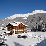 Cevedale Hotell 3*