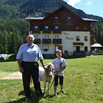 Hotell Cevedale 3*